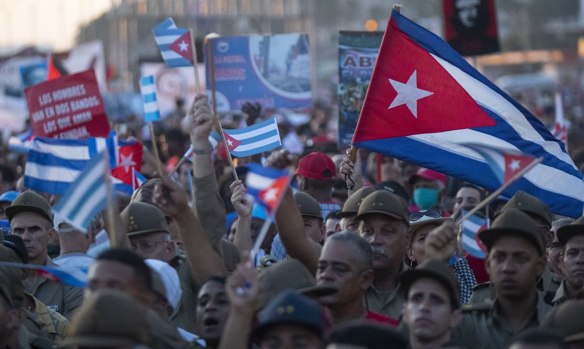 EUA querem isolar Cuba ao cancelar vistos médicos, diz analista
