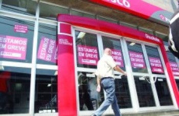 Greve nos bancos continua; negociações serão retomadas