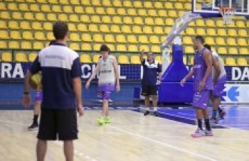 Fervorosa, torcida esgota ingressos