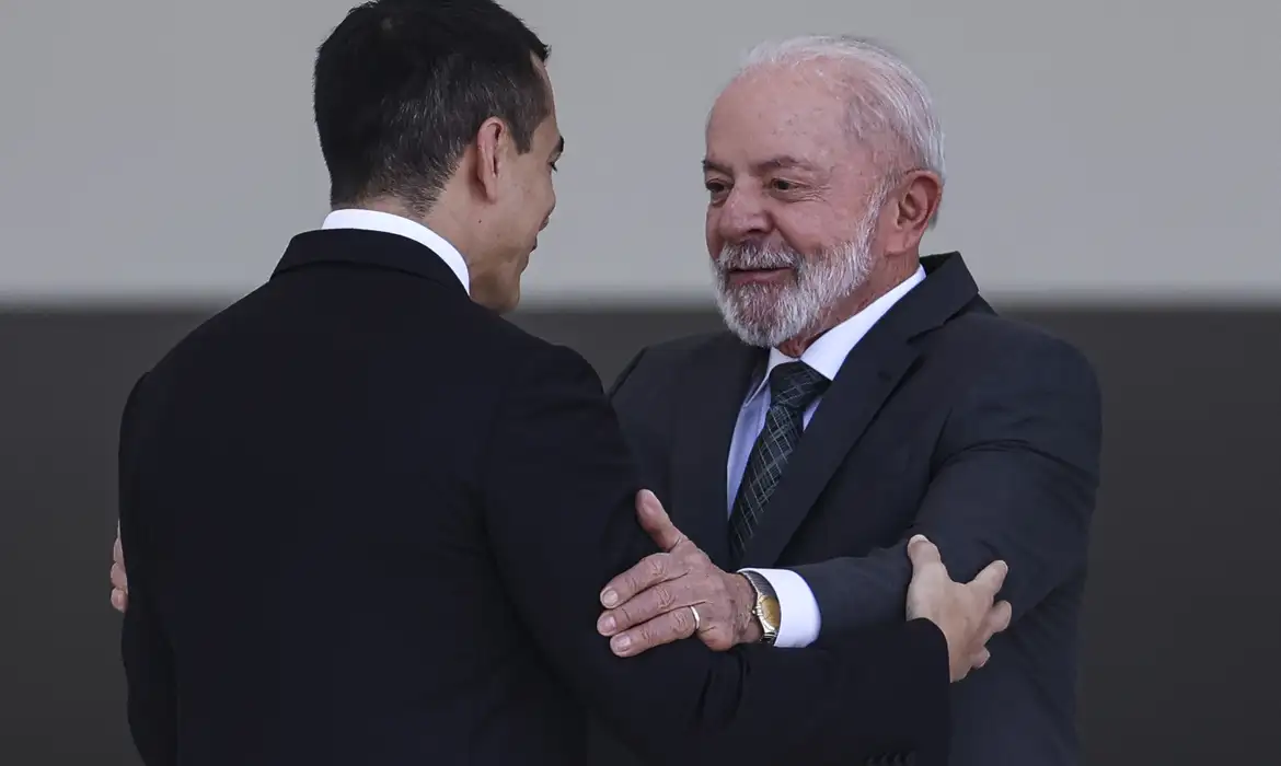 Relações com países sul-americanos são prioridades, diz Lula a Noboa