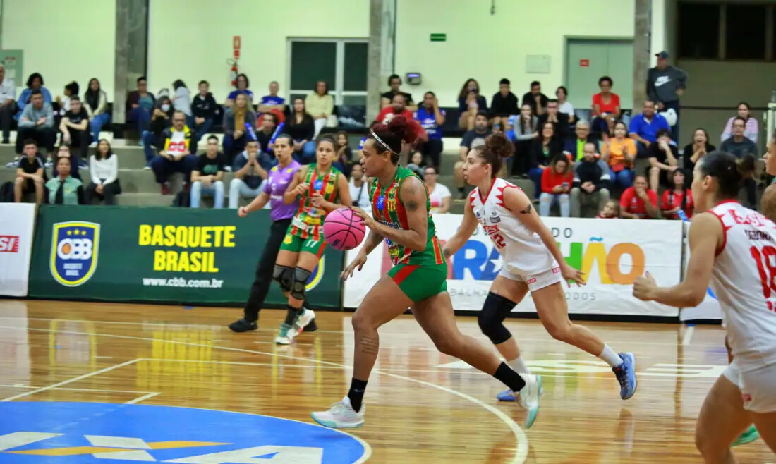 Sampaio Basquete e Sesi Araraquara disputam quarto jogo da final