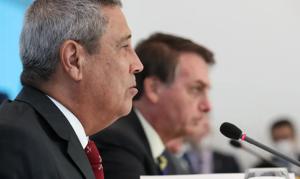 PF: Braga Netto violou proibição de manter contato com Bolsonaro