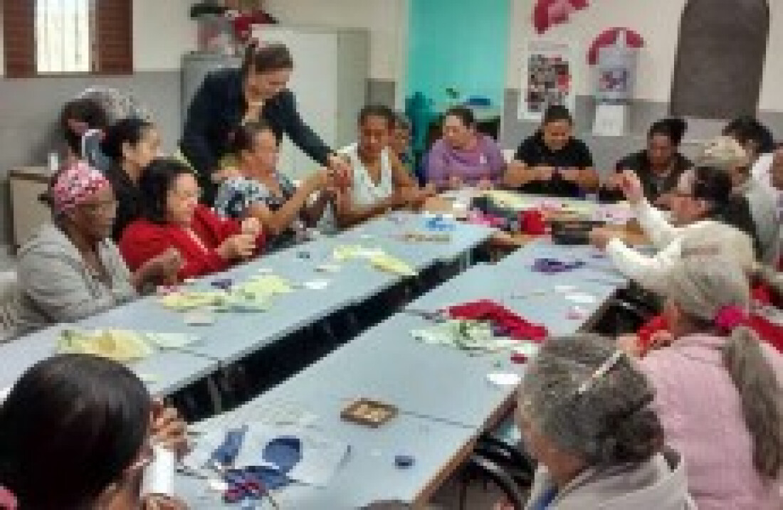 Centros de Convivência de Idosos recebem acervo de livros