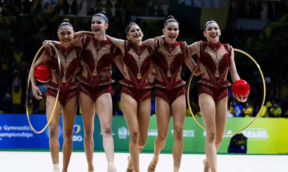 Ao som de “Evidências”, Brasil conquista prata na série mista