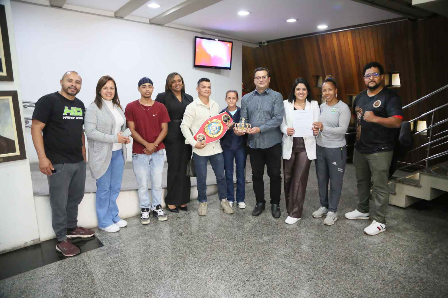 Câmara de Mogi aprova Moção de Aplausos ao campeão de boxe Popozinho