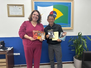 Presidente da Câmara recebe psicóloga homenageada com Título de Cidadã Suzanense