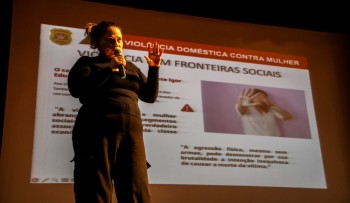 Mogi realiza evento para conscientizar jovens sobre violência contra a mulher