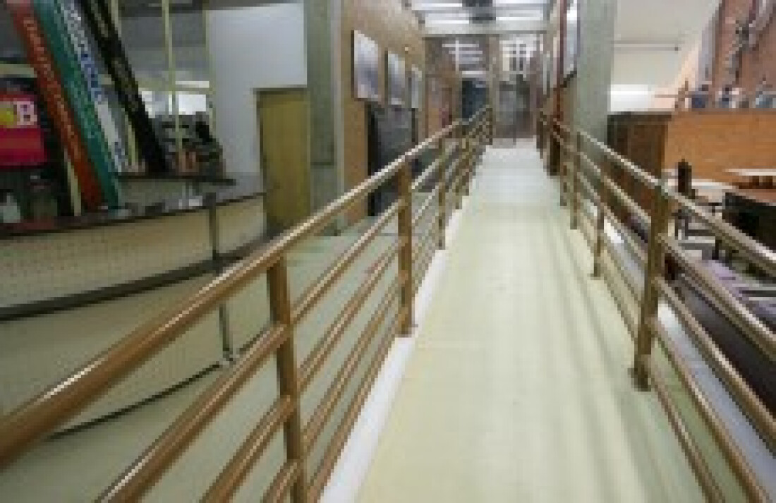 Suzano faz vistoria e entrega três reformas