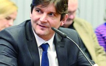 Deputado quer proibição da venda de arma de brinquedo