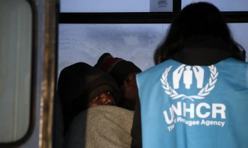 Agência de refugiados da ONU reduzirá gastos em um quinto após cortes