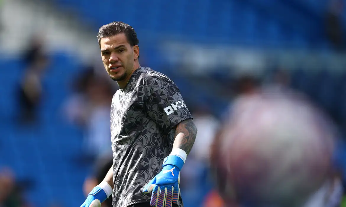 Após oito anos, goleiro Ederson troca Manchester City por Fenerbahçe