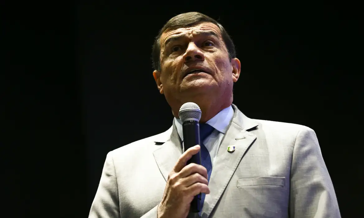 Ex-ministro atuou para demover Bolsonaro da ideia de golpe, diz defesa