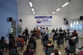 Região conta com 5,7 mil vagas de emprego em plataformas municipais