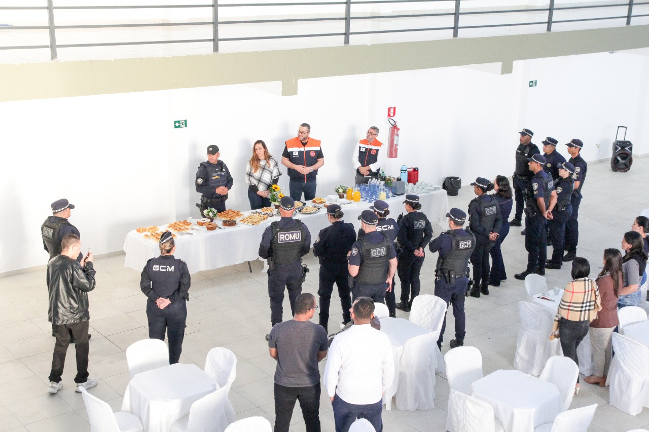 Saulo Souza homenageia GCMs de Poá e anuncia novos investimentos em segurança 