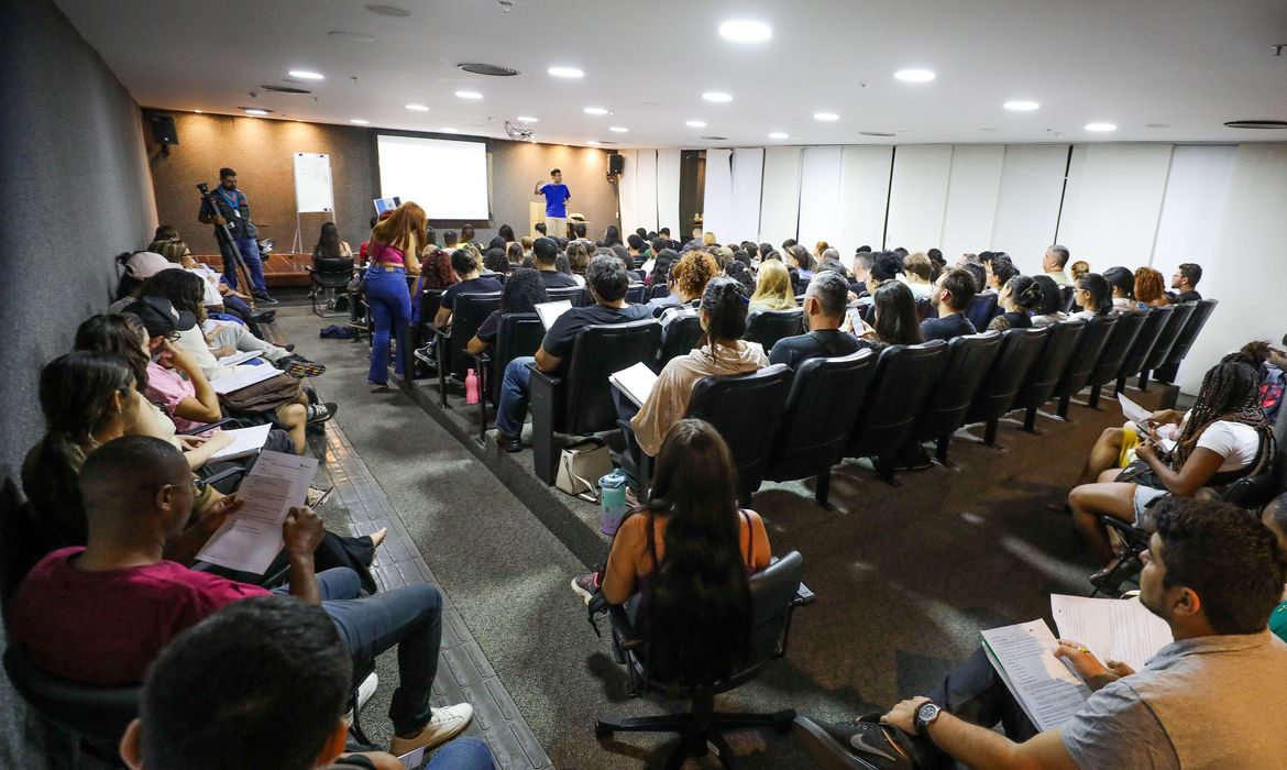 CNU 2025 em contagem regressiva: falta um mês para primeira prova