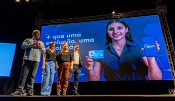 Prefeita Mara Bertaiolli e vice-prefeito Téo Cusatis lançam o SIS na Palma da Mão