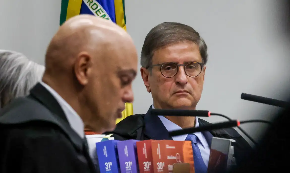 Trama golpista: Moraes nega cerceamento de defesa e rejeita preliminar
