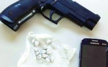 Rocam apreende menores e drogas