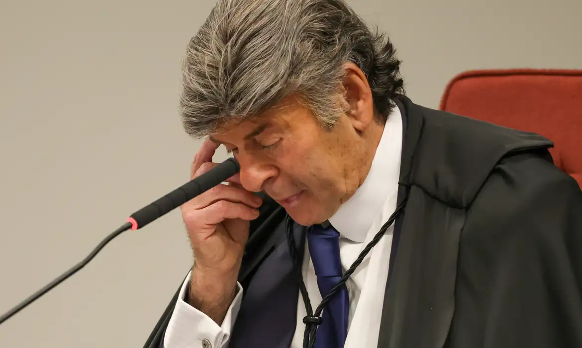 Fux descarta crime de organização criminosa em ação sobre golpe no STF