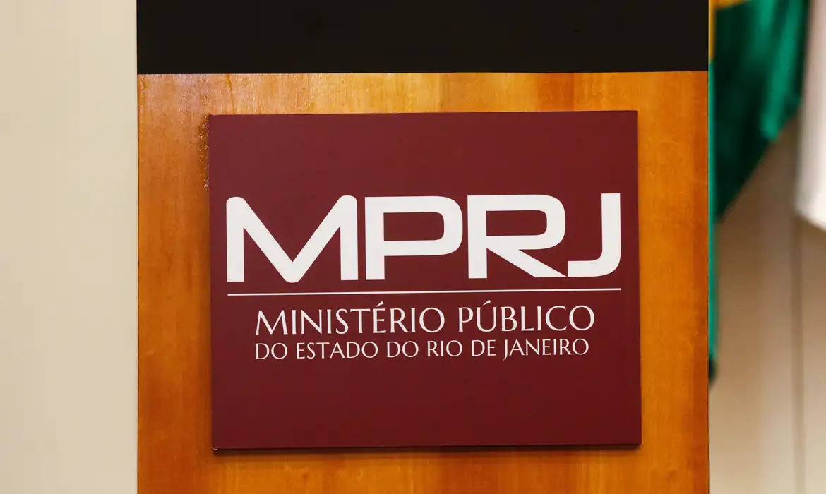 Policiais ligados à milícia são acusados da morte de vereador no Rio