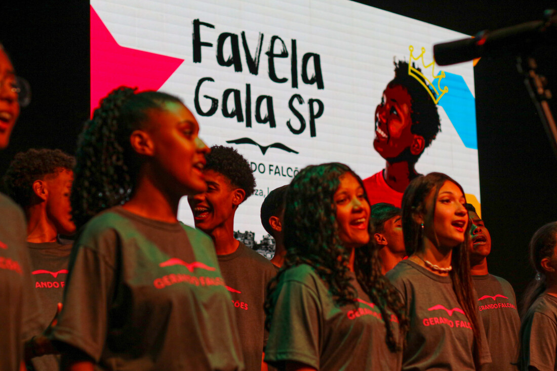 Coral Gerando Falcões emociona em jantar de gala em São Paulo