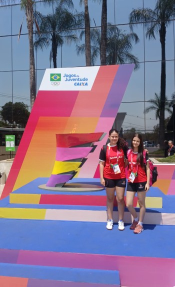 Atletas de Poá se destacam em torneio nacional de tênis de mesa 