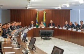 Dilma consegue apoio para criar nova CPMF