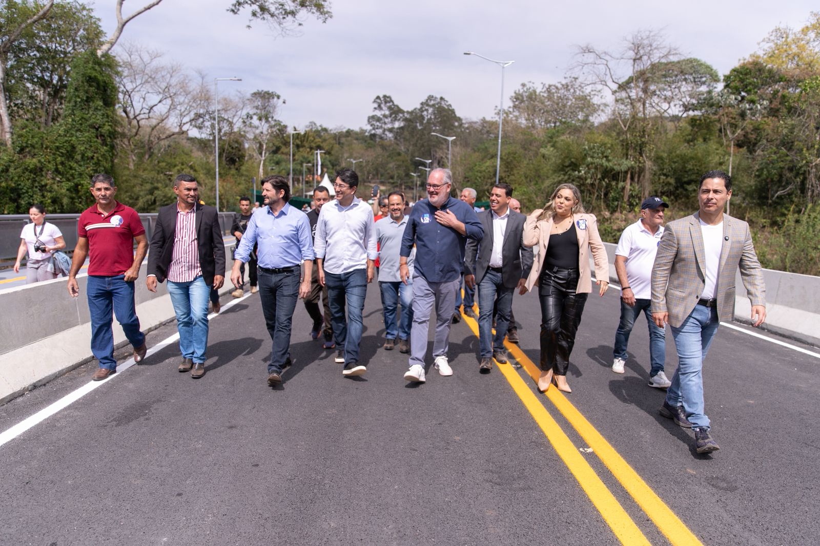 Guararema inaugura ponte sobre o Rio Paraíba do Sul e nova escola 
