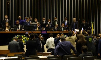 Corregedor da Câmara pede suspensão de 3 deputados envolvidos em motim