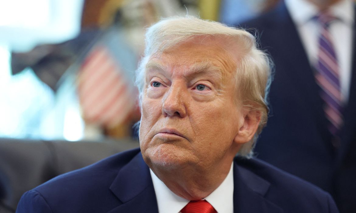 Trump adverte Venezuela para que receba prisioneiros