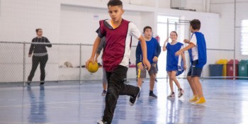 Semifinal dos jogos de Queimada da 1ª Olimpíada e Paralimpíada "Pequenos Esportistas"