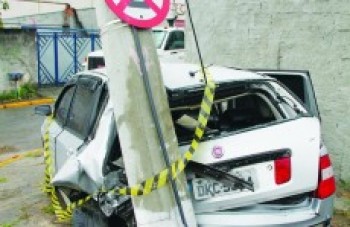 Roubo e tentativa de furto termina em perseguição e dois presos