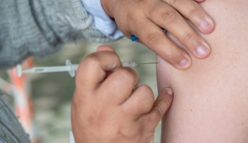 Mogi monitora seis casos de meningite e reforça ações preventivas 