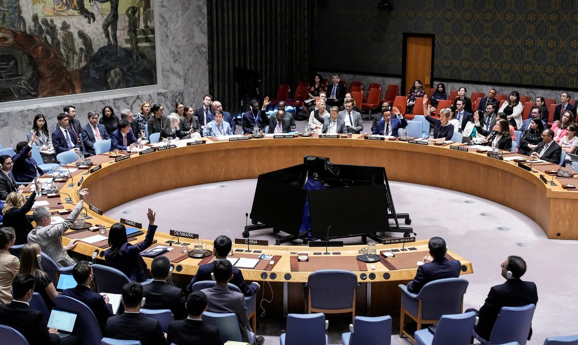 ONU decide retomar sanções contra Irã