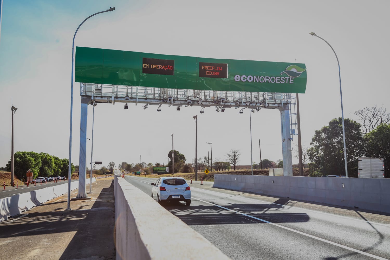 Artesp afirma realizar estudos para atender população perto de rodovias 