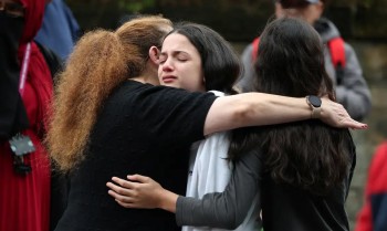 Manchester: 4 ficam feridos e agressor é baleado em ataque a sinagoga