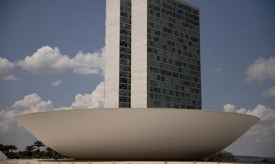 PGR envia ao STF parecer contrário a mandato remoto no Congresso
