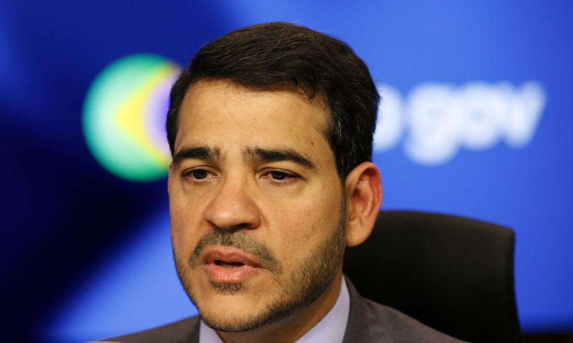 Pejotização do trabalhador corrói pacto social no Brasil, diz Messias