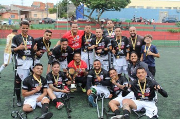 Corinthians Mogi conquista a Taça da Cidade de Futebol de Amputados em Mogi 
