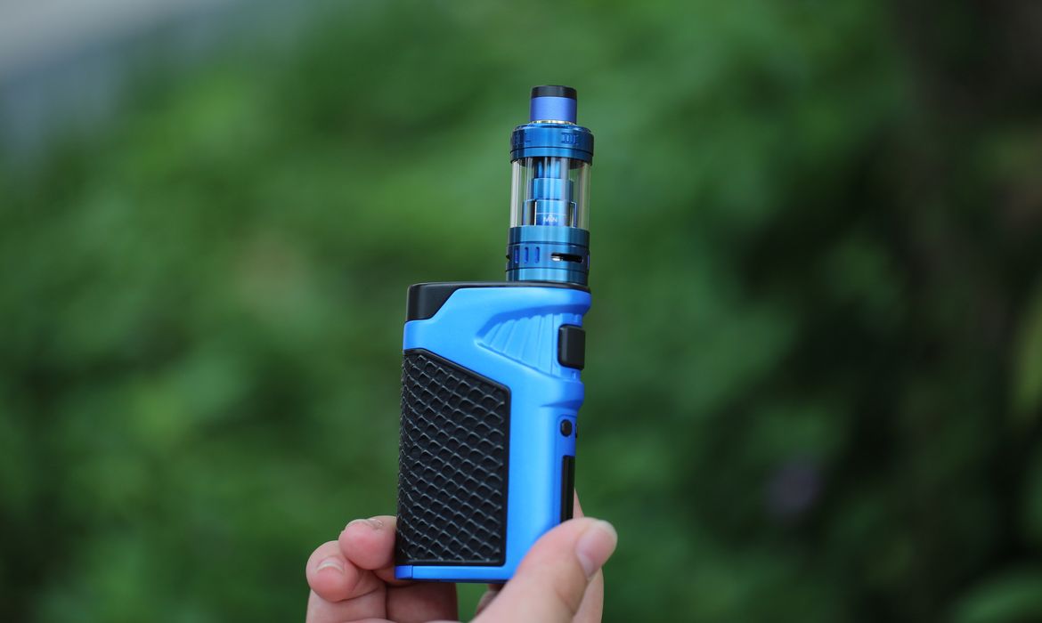 OMS: 15 milhões de jovens de 13 a 15 anos fumam cigarros eletrônicos