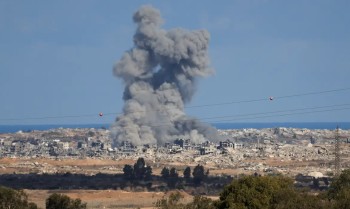 Israel bombardeia Gaza no aniversário de dois anos da guerra