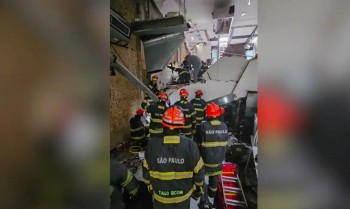 Bombeiros descartam explosão antes de desabamento em restaurante em SP