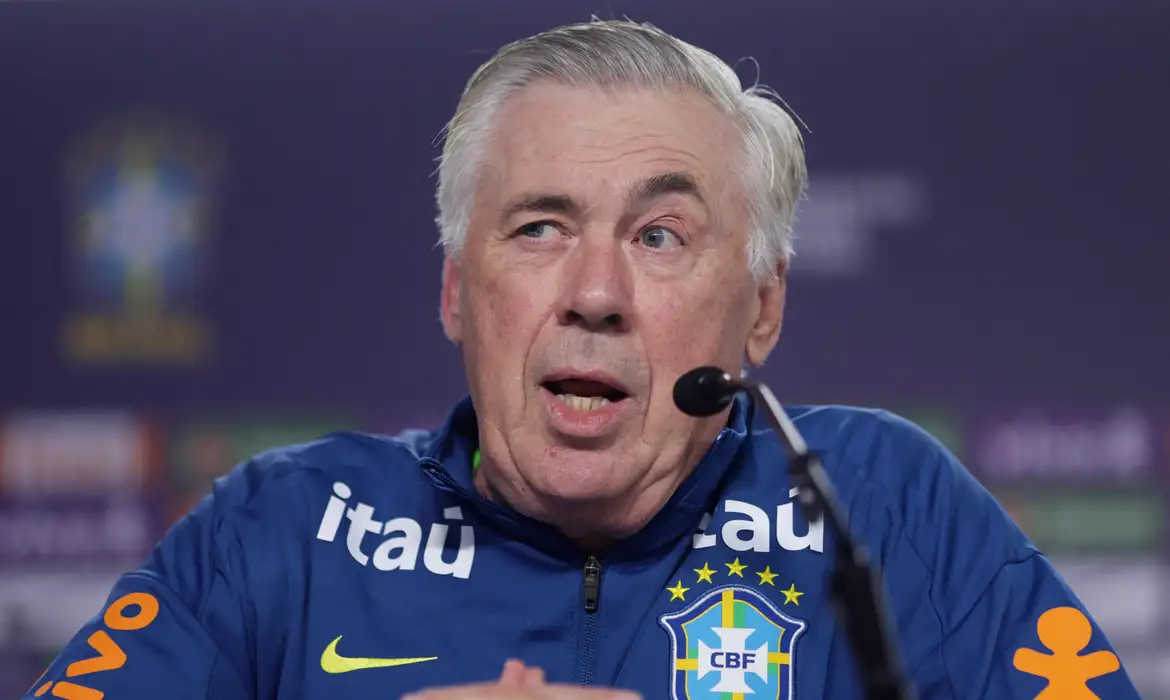 Atitude da seleção em campo importa mais que estratégia, diz Ancelotti