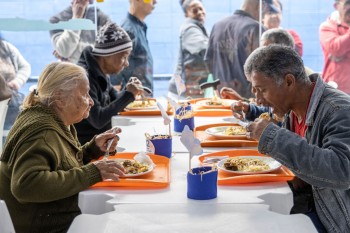 Bom Prato de Itaquá prepara cardápio especial nesta sexta-feira (10)