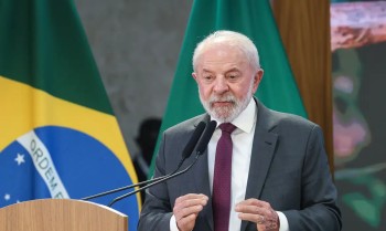 Lula anuncia programa de habitação para classe média