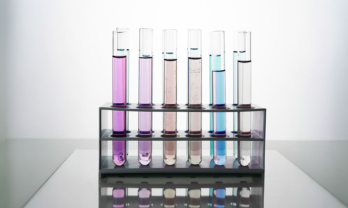 Novo protocolo de São Paulo permite detecção de metanol em bebidas