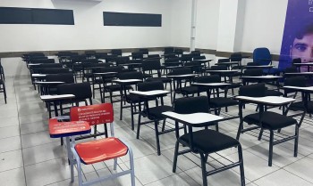 Jubs: com cadeiras vazias, campanha lembra vítimas de feminicídio