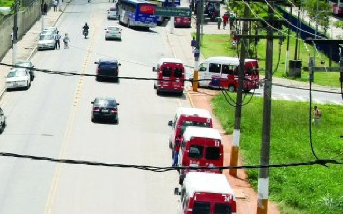 Avenida tem trecho interditado hoje