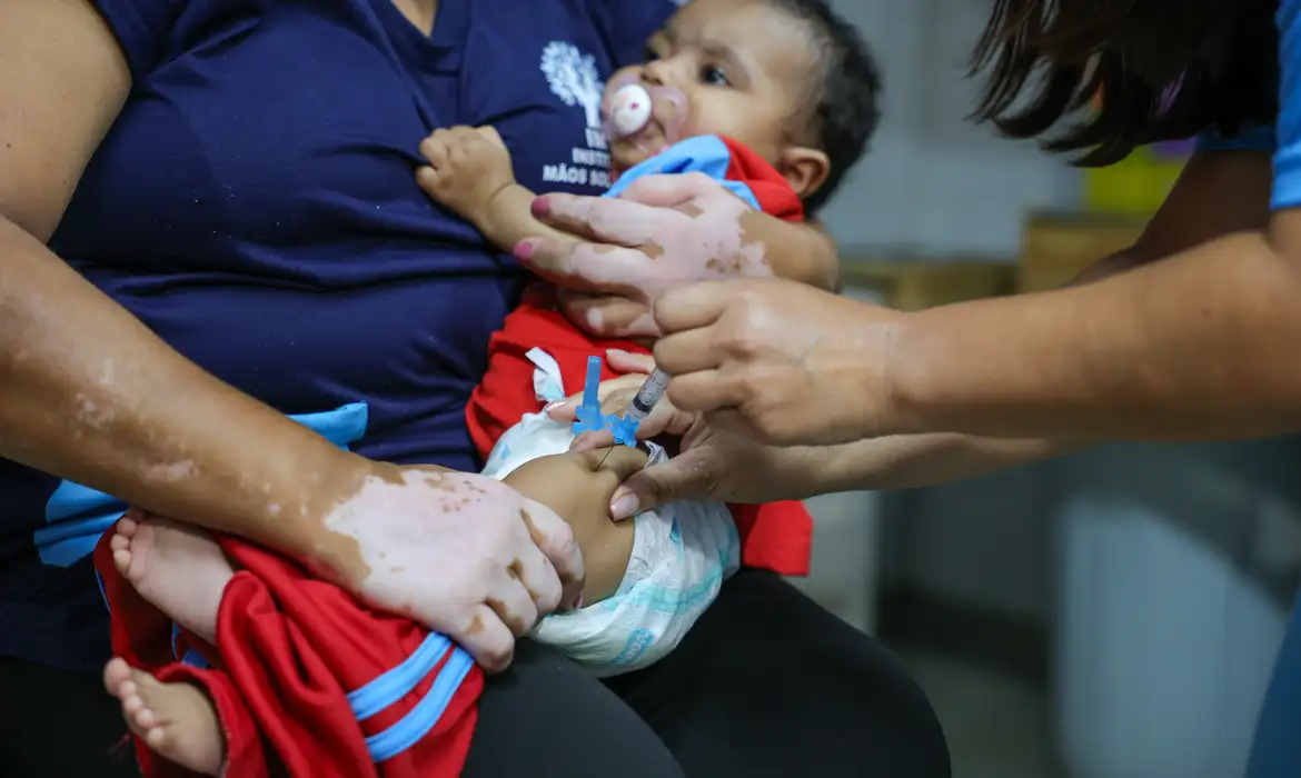 Casos de coqueluche crescem e provocam internações e mortes