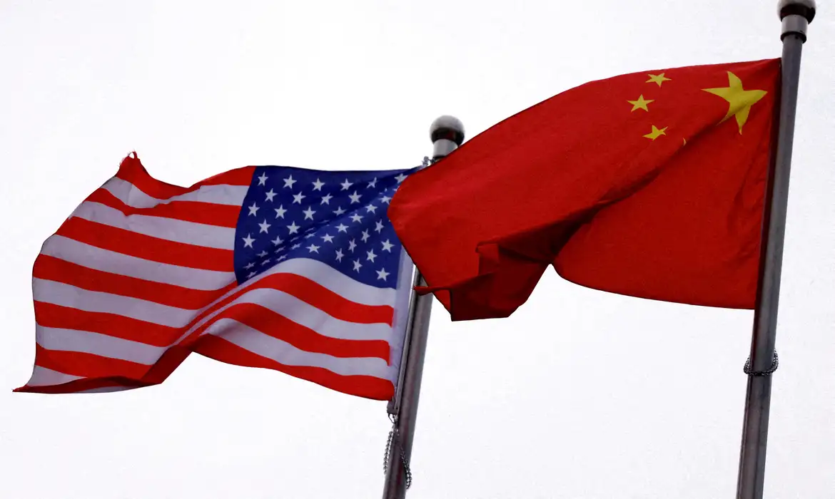 Pequim acusa Washington de ter "dois pesos e duas medidas"
